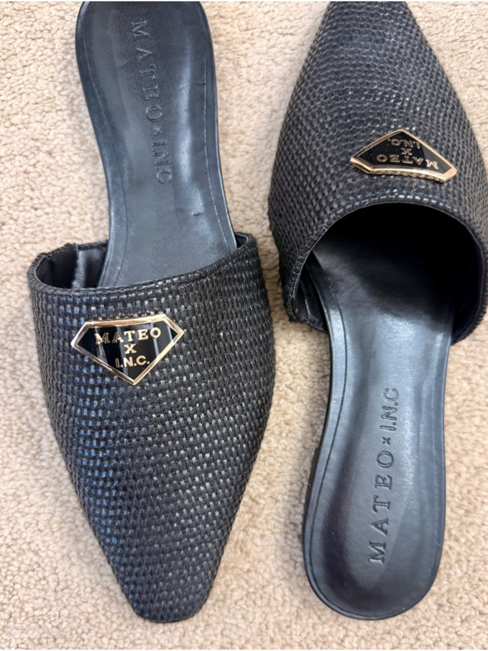 Mateo New York Black Woven Pointed Slide Mules With Gold Emblem View 2